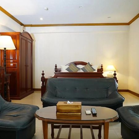 12Pm Bangkok Hotel Luaran gambar