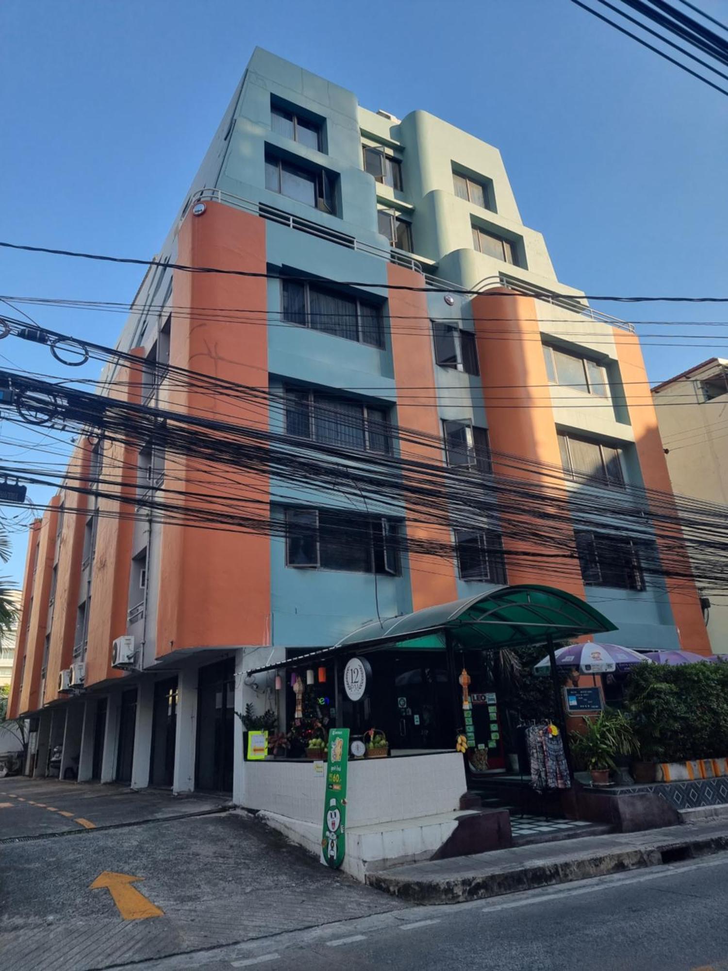 12Pm Bangkok Hotel Luaran gambar